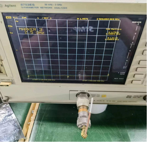 VSWR CHART of IPEX Antenna SW2400-IPEX01