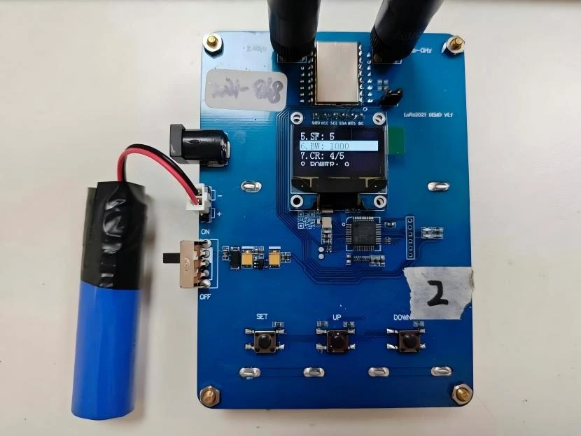 oRa2021 DEMO V1.0 board with OLED settings screen and battery for field testing